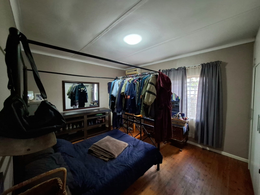 4 Bedroom Property for Sale in Oakdale Western Cape